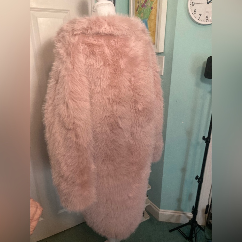 Luxurious Pink Faux Fur Coat - Picture 3 of 8